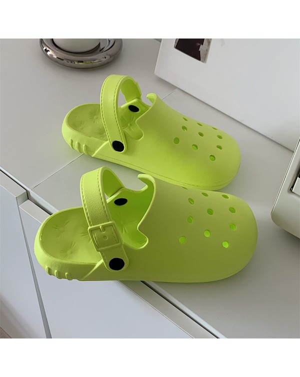 Summer Outwear By The Seaside Fashion Ins Personalized Street Style EVA Step On Shit Soft Thick Sole Beach Hole Shoes Female